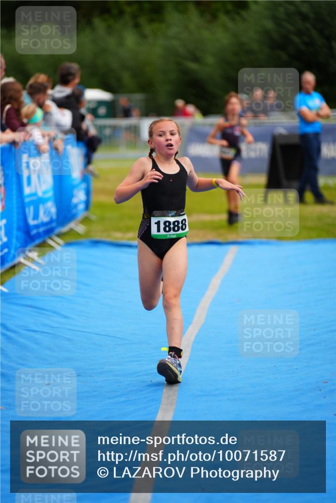 30.08.2026 - Elbe Triathlon Hamburg LAZAROV Photography http://msf.ph/oto/10071587 30.08.2026 12:59:40 Ziel 1847, 1888 meine-sportfotos.de