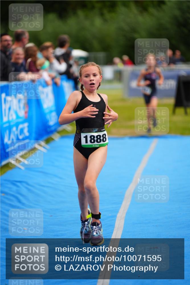 30.08.2026 - Elbe Triathlon Hamburg LAZAROV Photography http://msf.ph/oto/10071595 30.08.2026 12:59:40 Ziel 1847, 1888 meine-sportfotos.de