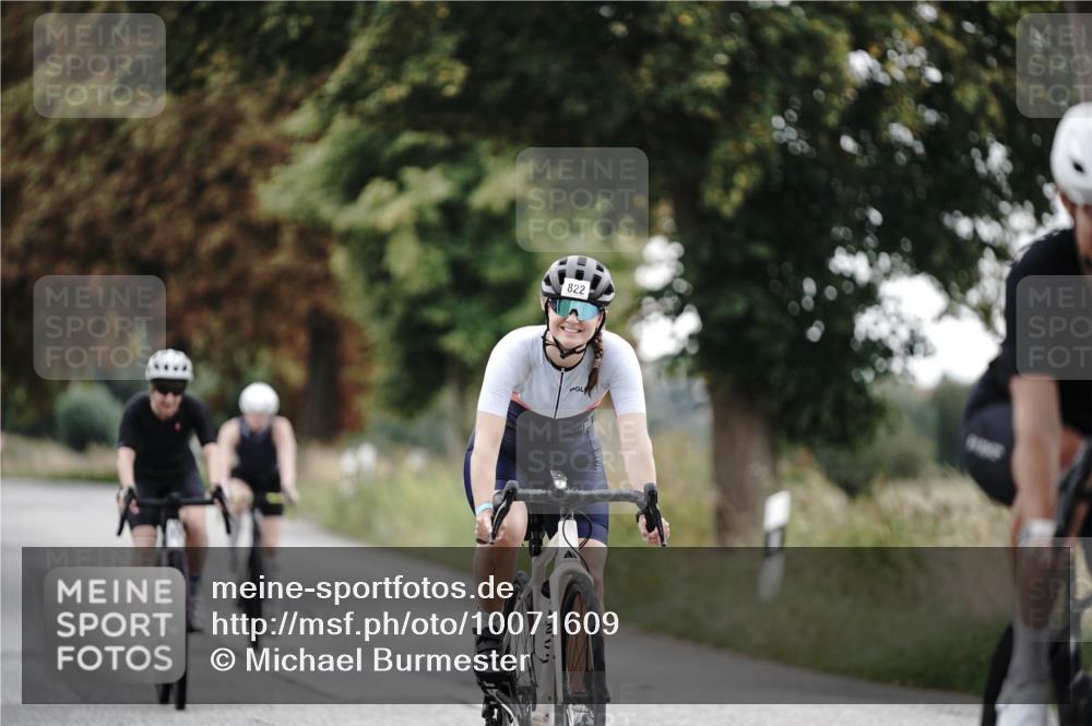 30.08.2026 - Elbe Triathlon Hamburg Michael Burmester http://msf.ph/oto/10071609 30.08.2026 10:06:43 Radfahren 555, 814, 822, 845, 875, 946 meine-sportfotos.de