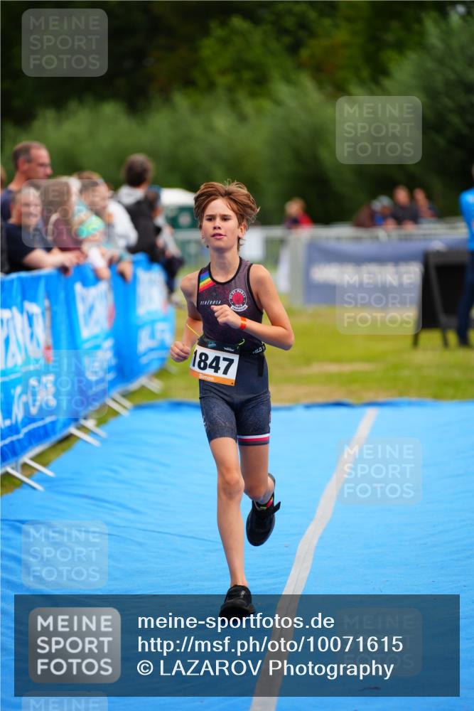30.08.2026 - Elbe Triathlon Hamburg LAZAROV Photography http://msf.ph/oto/10071615 30.08.2026 12:59:43 Ziel 1847, 1888 meine-sportfotos.de