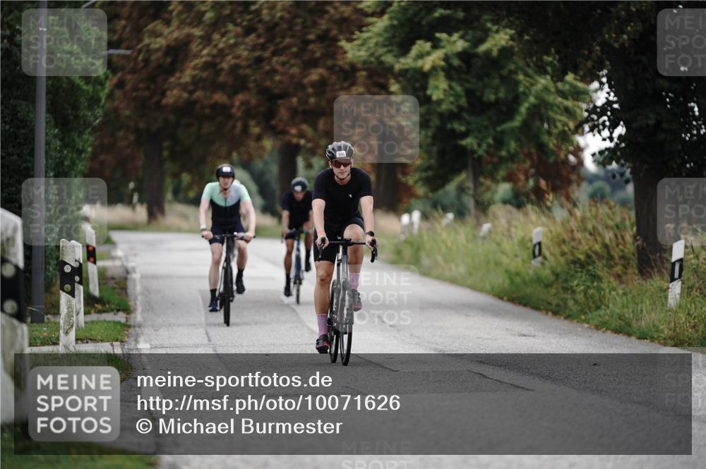 30.08.2026 - Elbe Triathlon Hamburg Michael Burmester http://msf.ph/oto/10071626 30.08.2026 10:06:51 Radfahren 449, 550, 794, 875, 977 meine-sportfotos.de