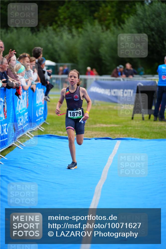 30.08.2026 - Elbe Triathlon Hamburg LAZAROV Photography http://msf.ph/oto/10071627 30.08.2026 12:59:57 Ziel 1879 meine-sportfotos.de
