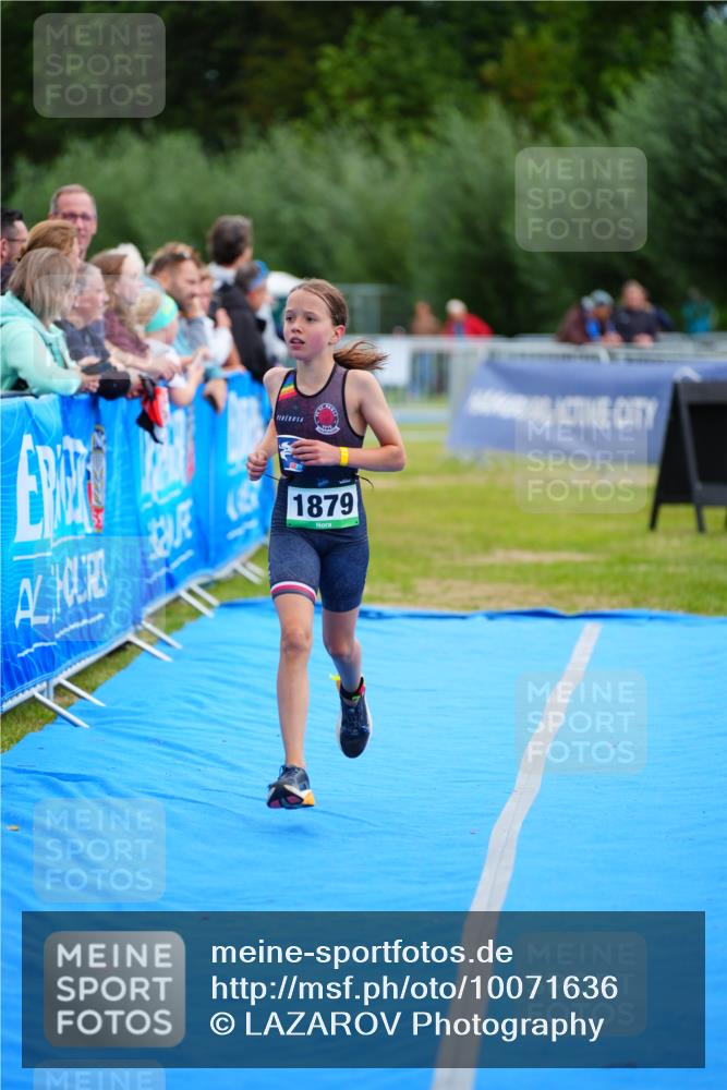 30.08.2026 - Elbe Triathlon Hamburg LAZAROV Photography http://msf.ph/oto/10071636 30.08.2026 12:59:57 Ziel 1879 meine-sportfotos.de