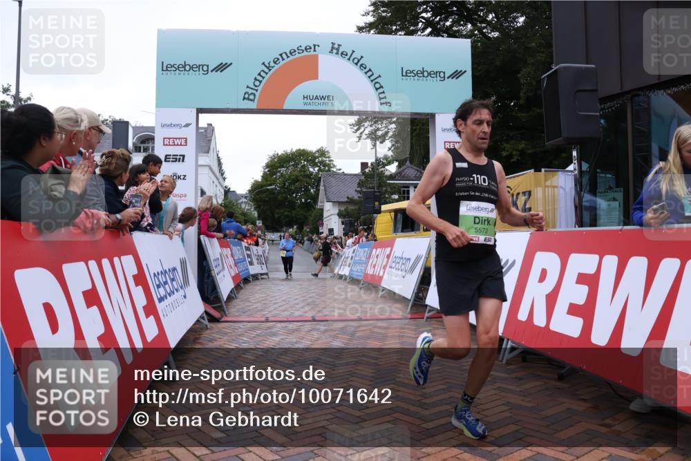 30.08.2026 - Blankeneser Heldenlauf Lena Gebhardt http://msf.ph/oto/10071642 30.08.2026 10:12:14 Ziel 5050, 5572, 5883 meine-sportfotos.de