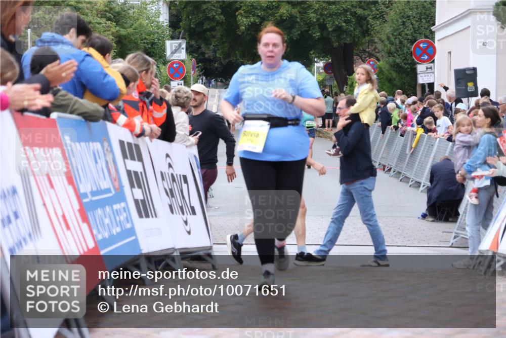 30.08.2026 - Blankeneser Heldenlauf Lena Gebhardt http://msf.ph/oto/10071651 30.08.2026 10:12:16 Ziel 1376, 5572 meine-sportfotos.de