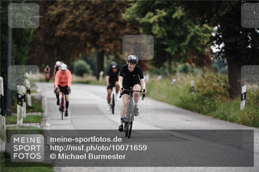 30.08.2026 - Elbe Triathlon Hamburg Michael Burmester http://msf.ph/oto/10071659 30.08.2026 10:07:27 Radfahren 492, 573, 775, 903, 982 meine-sportfotos.de