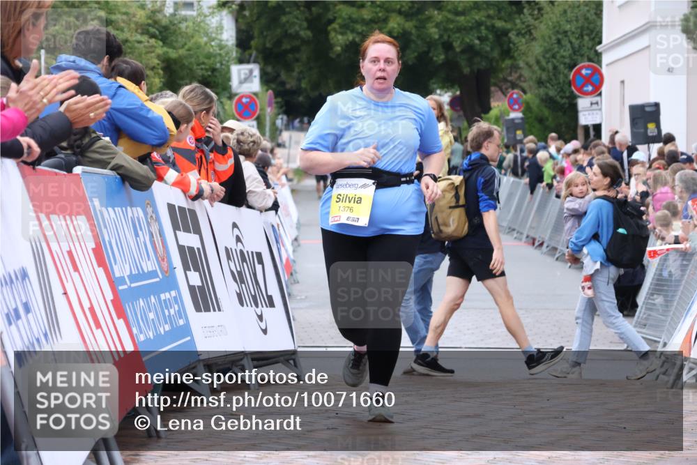 30.08.2026 - Blankeneser Heldenlauf Lena Gebhardt http://msf.ph/oto/10071660 30.08.2026 10:12:16 Ziel 1376, 5572 meine-sportfotos.de