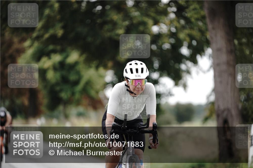30.08.2026 - Elbe Triathlon Hamburg Michael Burmester http://msf.ph/oto/10071683 30.08.2026 10:07:36 Radfahren 492, 554, 739, 773, 775, 936 meine-sportfotos.de