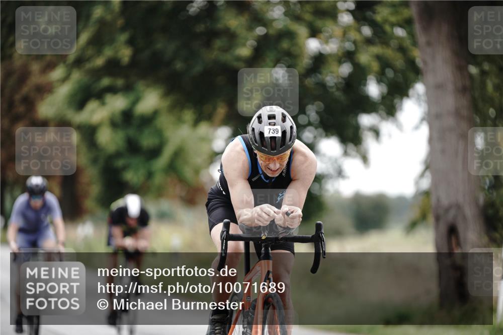 30.08.2026 - Elbe Triathlon Hamburg Michael Burmester http://msf.ph/oto/10071689 30.08.2026 10:07:38 Radfahren 554, 739, 773, 936 meine-sportfotos.de