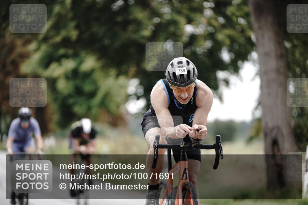 30.08.2026 - Elbe Triathlon Hamburg Michael Burmester http://msf.ph/oto/10071691 30.08.2026 10:07:39 Radfahren 554, 739, 773, 936 meine-sportfotos.de