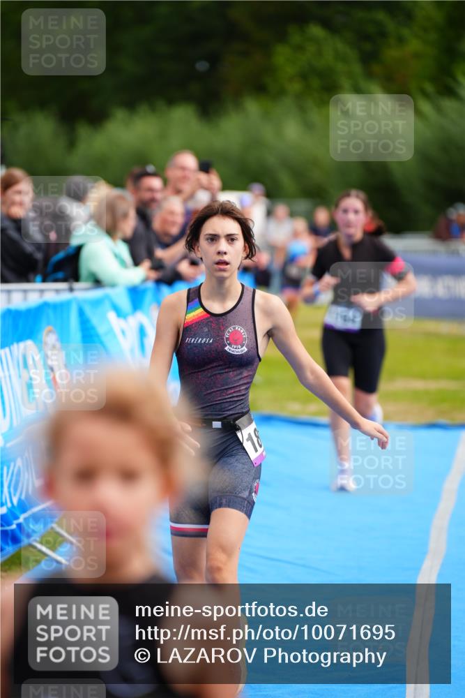 30.08.2026 - Elbe Triathlon Hamburg LAZAROV Photography http://msf.ph/oto/10071695 30.08.2026 13:03:11 Ziel 1808, 1883 meine-sportfotos.de