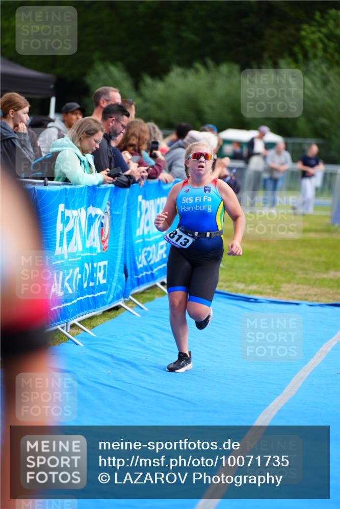 30.08.2026 - Elbe Triathlon Hamburg LAZAROV Photography http://msf.ph/oto/10071735 30.08.2026 13:03:19 Ziel 1813, 1885 meine-sportfotos.de