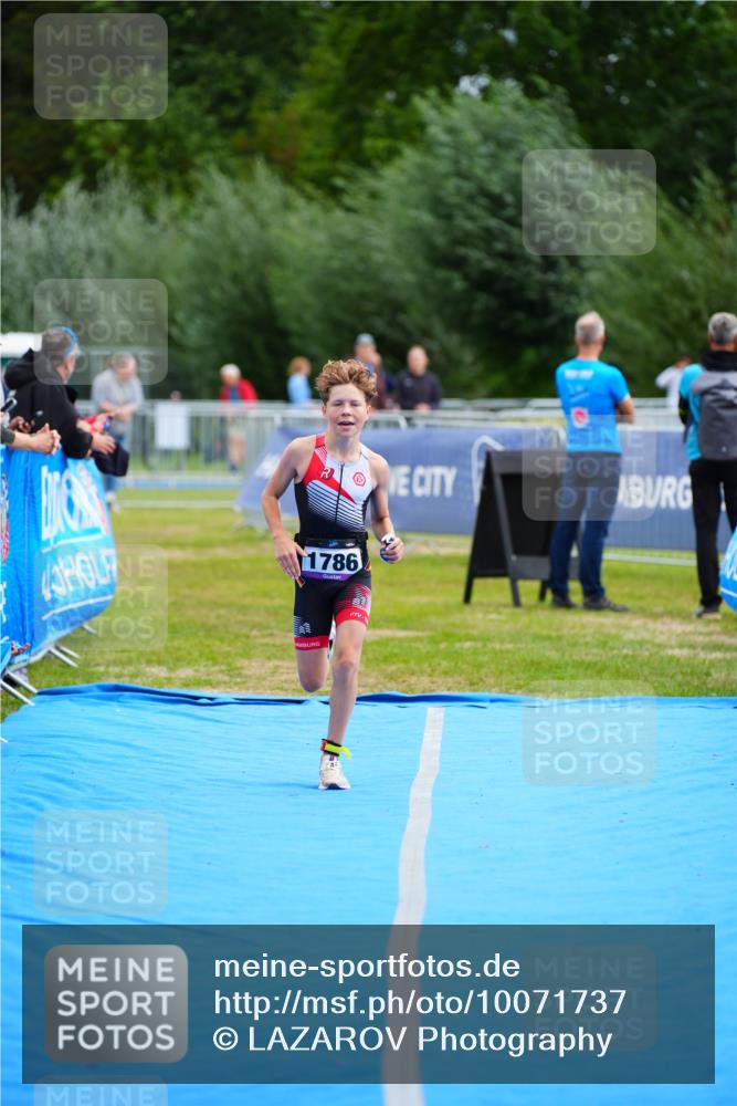 30.08.2026 - Elbe Triathlon Hamburg LAZAROV Photography http://msf.ph/oto/10071737 30.08.2026 13:04:24 Ziel 1786 meine-sportfotos.de
