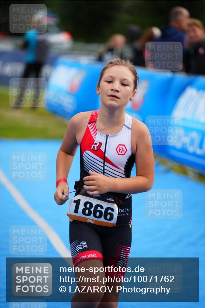 30.08.2026 - Elbe Triathlon Hamburg LAZAROV Photography http://msf.ph/oto/10071762 30.08.2026 13:04:52 Ziel 1866 meine-sportfotos.de