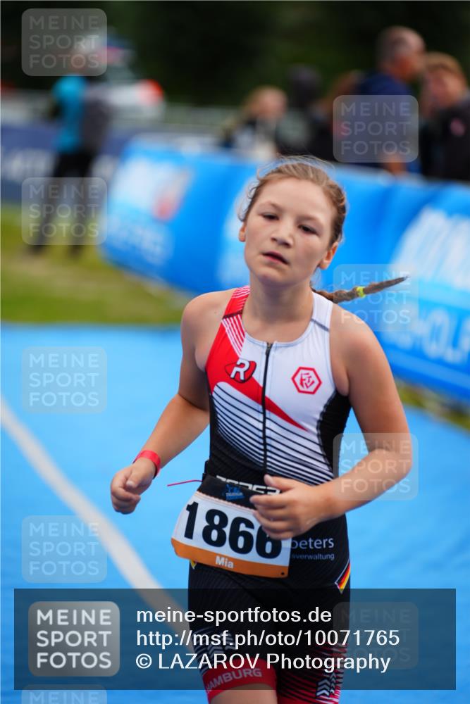 30.08.2026 - Elbe Triathlon Hamburg LAZAROV Photography http://msf.ph/oto/10071765 30.08.2026 13:04:52 Ziel 1866 meine-sportfotos.de