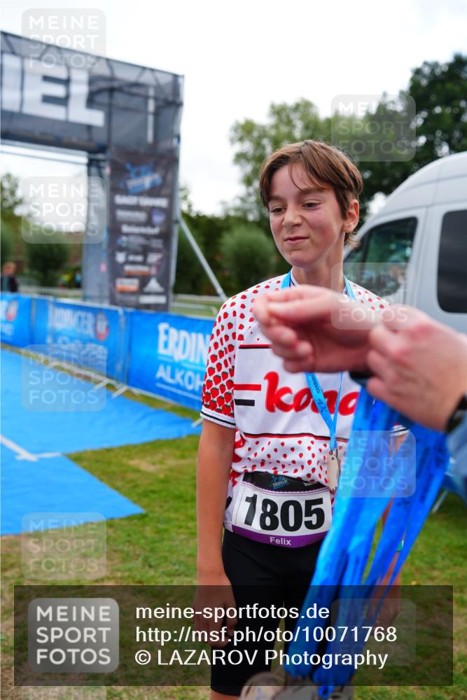 30.08.2026 - Elbe Triathlon Hamburg LAZAROV Photography http://msf.ph/oto/10071768 30.08.2026 13:04:56 Ziel  meine-sportfotos.de
