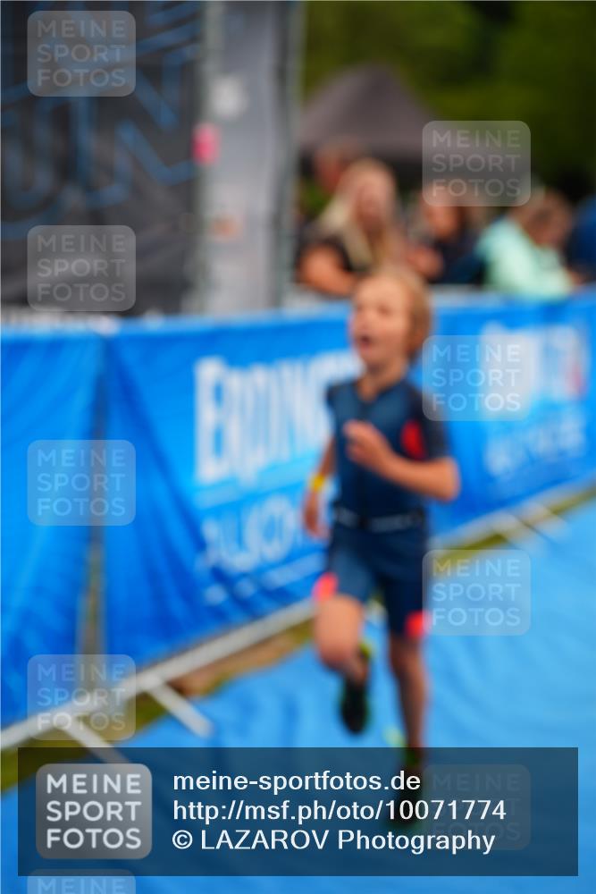 30.08.2026 - Elbe Triathlon Hamburg LAZAROV Photography http://msf.ph/oto/10071774 30.08.2026 13:05:20 Ziel 1874 meine-sportfotos.de