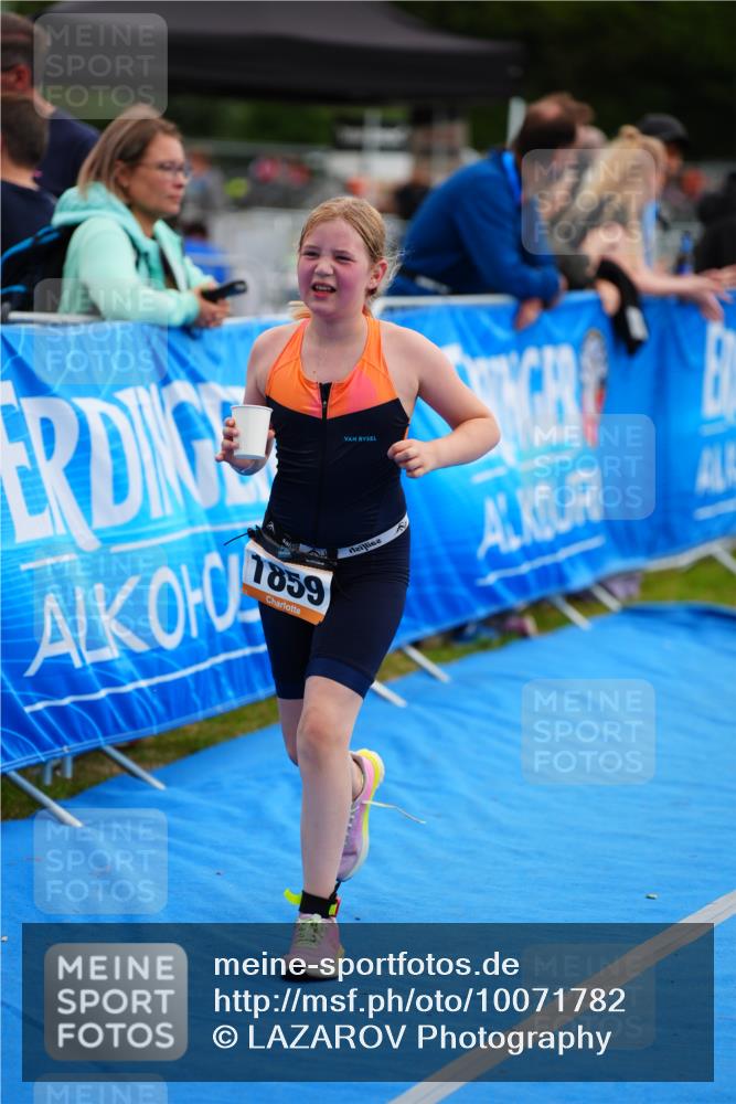 30.08.2026 - Elbe Triathlon Hamburg LAZAROV Photography http://msf.ph/oto/10071782 30.08.2026 13:05:57 Ziel 1859 meine-sportfotos.de