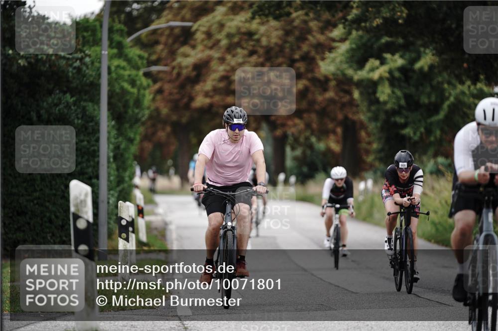 30.08.2026 - Elbe Triathlon Hamburg Michael Burmester http://msf.ph/oto/10071801 30.08.2026 10:08:34 Radfahren 395, 500, 509, 676, 834, 889, 908 meine-sportfotos.de