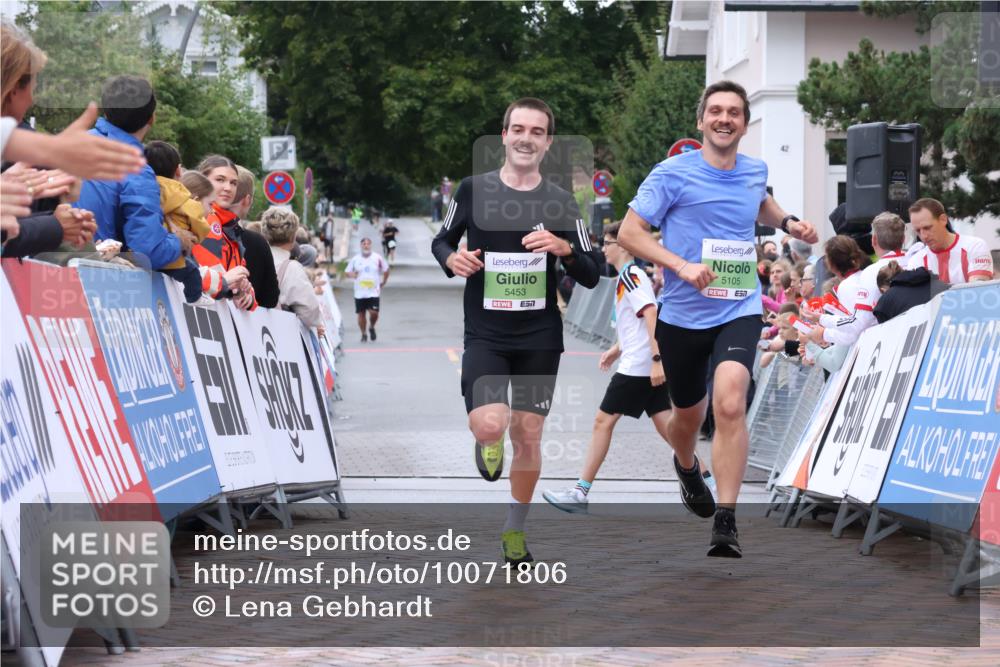 30.08.2026 - Blankeneser Heldenlauf Lena Gebhardt http://msf.ph/oto/10071806 30.08.2026 10:12:33 Ziel 5105, 5365, 5453, 5560 meine-sportfotos.de
