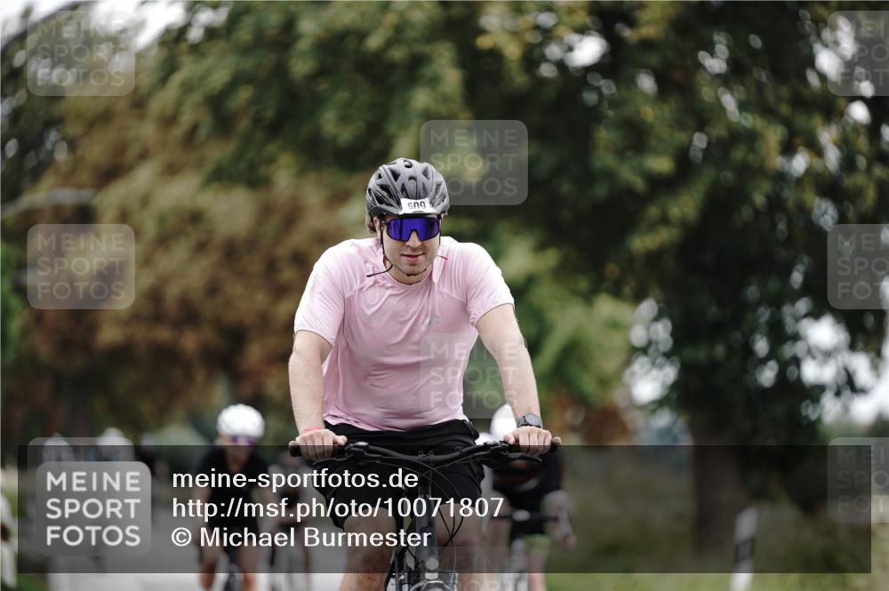 30.08.2026 - Elbe Triathlon Hamburg Michael Burmester http://msf.ph/oto/10071807 30.08.2026 10:08:36 Radfahren 500, 509, 676, 686, 736, 834, 889, 908 meine-sportfotos.de