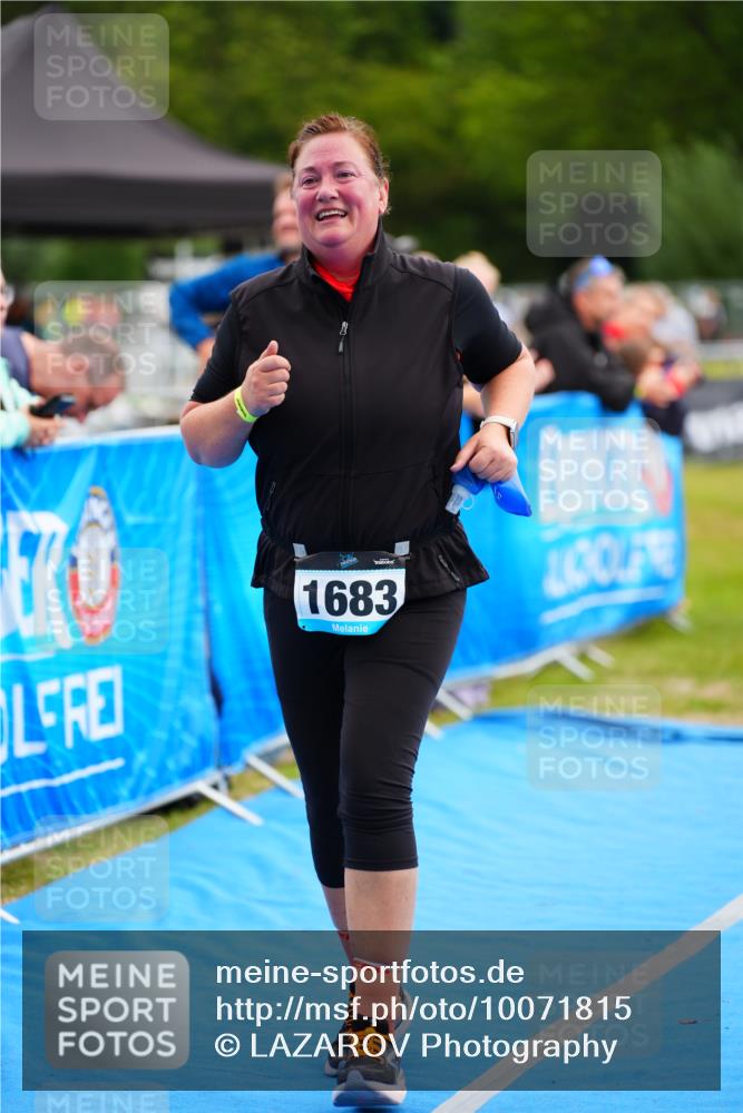 30.08.2026 - Elbe Triathlon Hamburg LAZAROV Photography http://msf.ph/oto/10071815 30.08.2026 13:06:15 Ziel 1683, 1766, 1782 meine-sportfotos.de