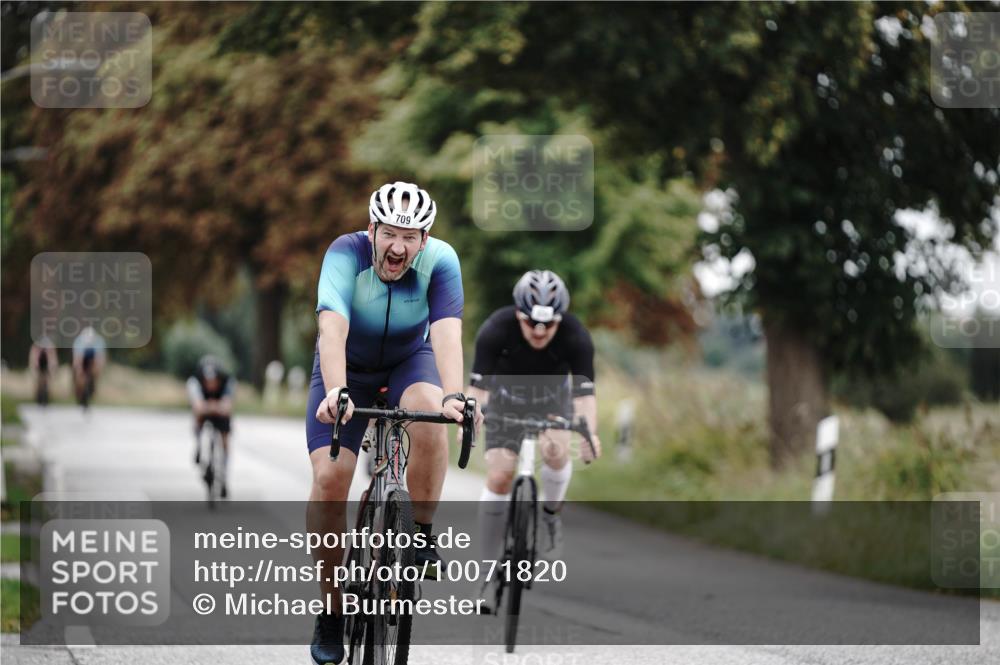 30.08.2026 - Elbe Triathlon Hamburg Michael Burmester http://msf.ph/oto/10071820 30.08.2026 10:08:44 Radfahren 425, 634, 686, 709, 736, 792 meine-sportfotos.de