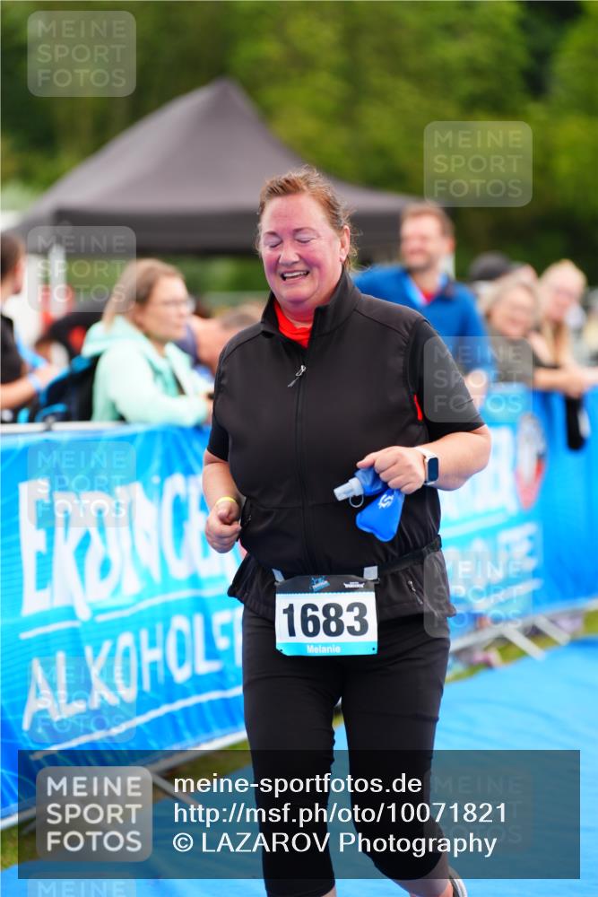 30.08.2026 - Elbe Triathlon Hamburg LAZAROV Photography http://msf.ph/oto/10071821 30.08.2026 13:06:16 Ziel 1683, 1766, 1782 meine-sportfotos.de