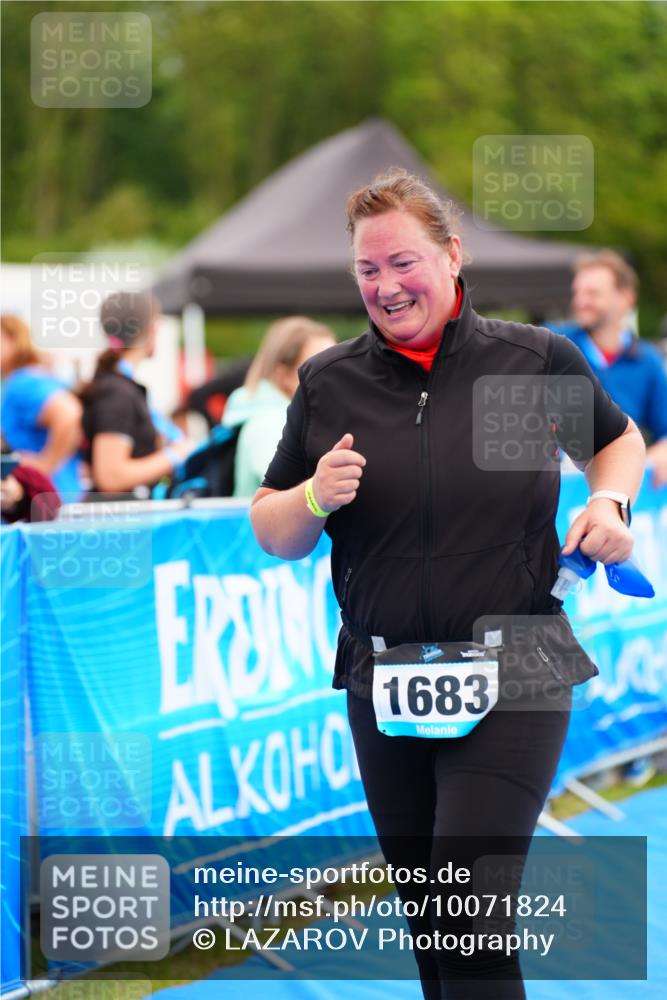 30.08.2026 - Elbe Triathlon Hamburg LAZAROV Photography http://msf.ph/oto/10071824 30.08.2026 13:06:16 Ziel 1683, 1766, 1782 meine-sportfotos.de
