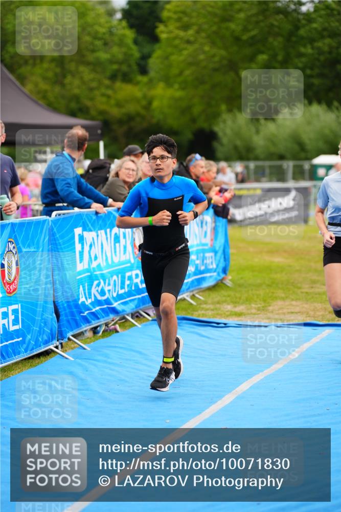 30.08.2026 - Elbe Triathlon Hamburg LAZAROV Photography http://msf.ph/oto/10071830 30.08.2026 13:06:20 Ziel 1766, 1782 meine-sportfotos.de
