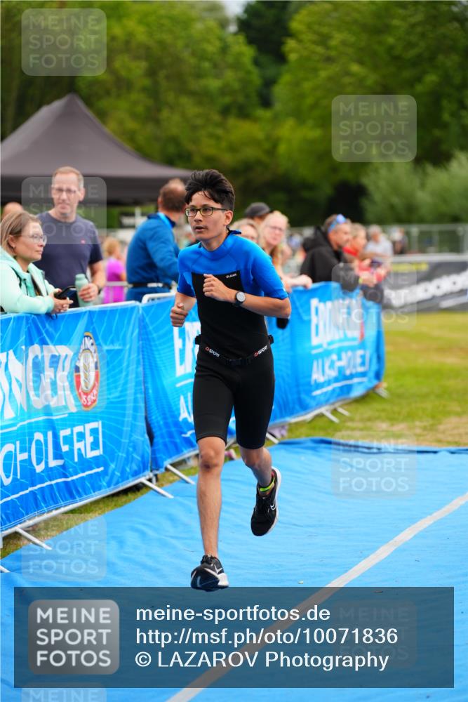 30.08.2026 - Elbe Triathlon Hamburg LAZAROV Photography http://msf.ph/oto/10071836 30.08.2026 13:06:20 Ziel 1766, 1782 meine-sportfotos.de