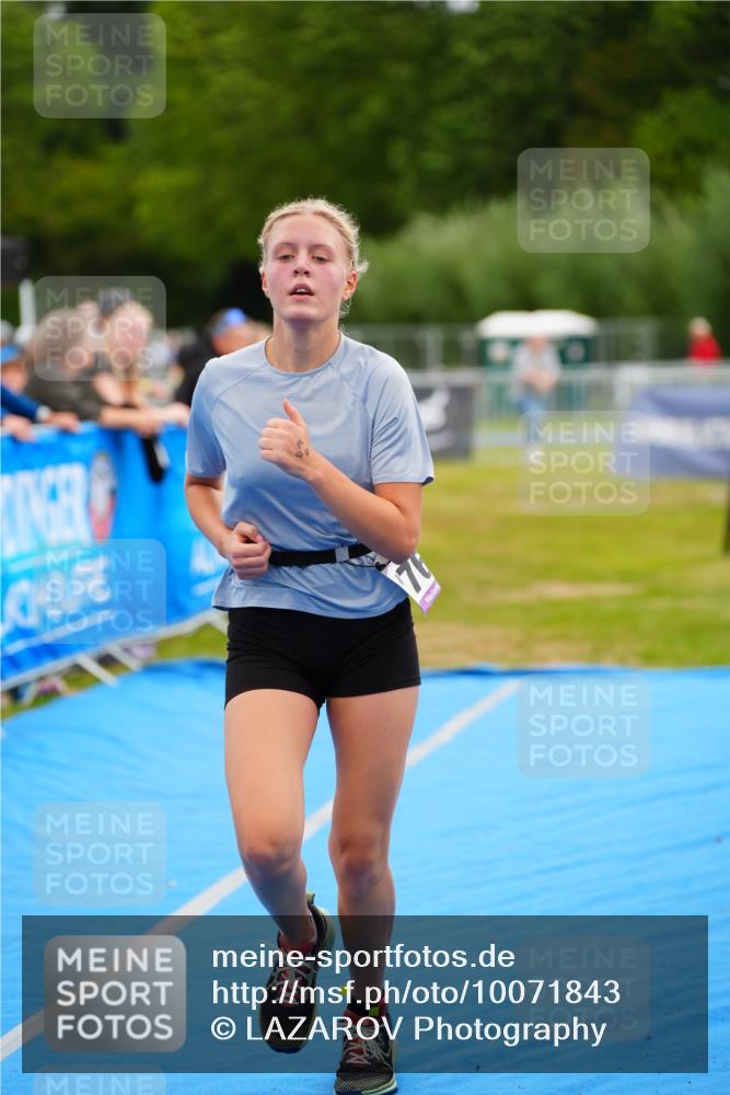 30.08.2026 - Elbe Triathlon Hamburg LAZAROV Photography http://msf.ph/oto/10071843 30.08.2026 13:06:21 Ziel 1766, 1782 meine-sportfotos.de