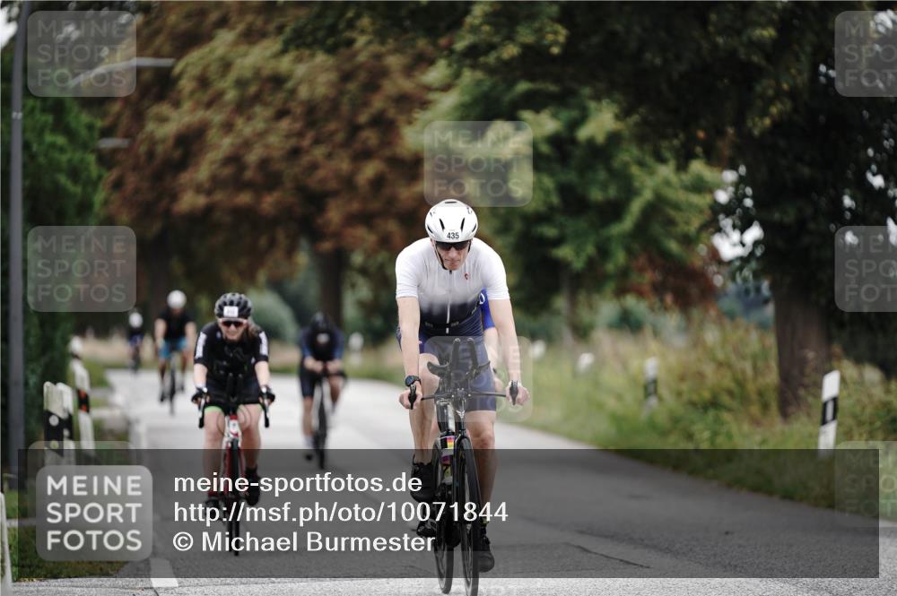 30.08.2026 - Elbe Triathlon Hamburg Michael Burmester http://msf.ph/oto/10071844 30.08.2026 10:08:58 Radfahren 431, 435, 560, 606, 680, 842, 876 meine-sportfotos.de