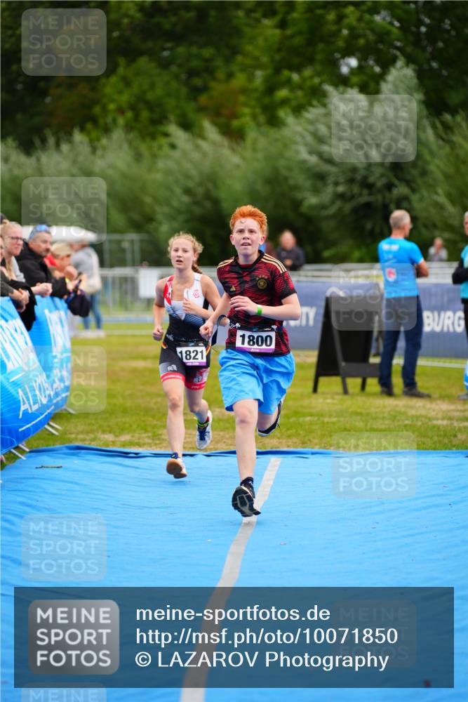 30.08.2026 - Elbe Triathlon Hamburg LAZAROV Photography http://msf.ph/oto/10071850 30.08.2026 13:07:04 Ziel 1800, 1821 meine-sportfotos.de