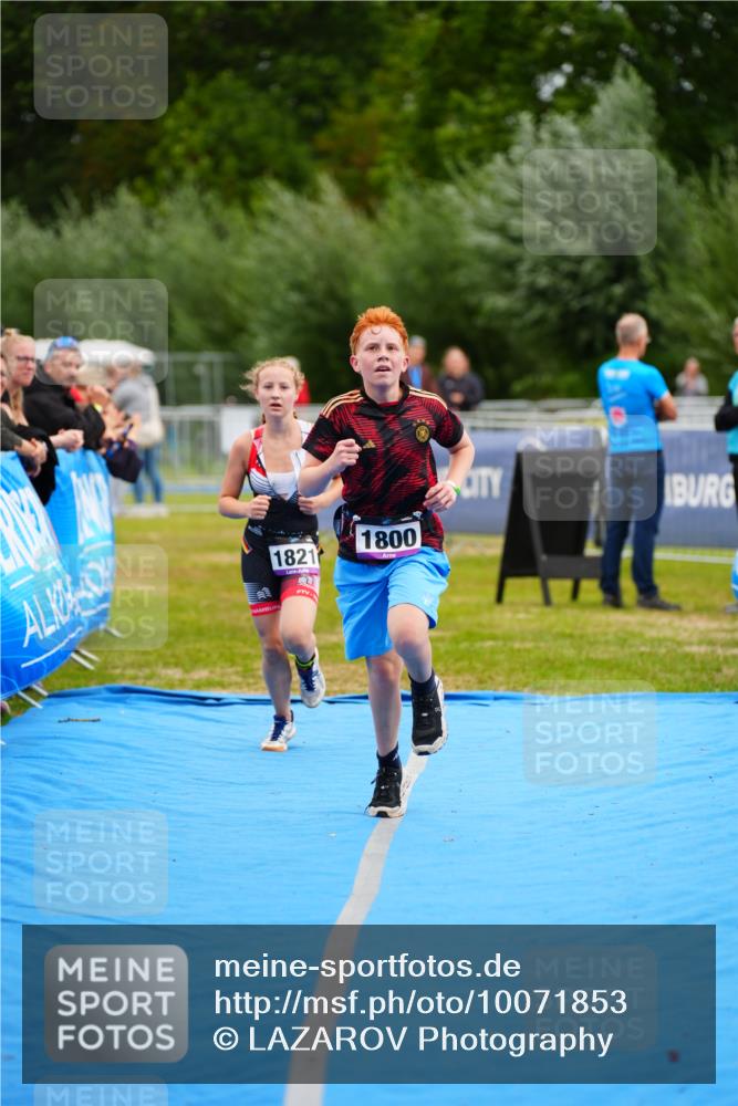 30.08.2026 - Elbe Triathlon Hamburg LAZAROV Photography http://msf.ph/oto/10071853 30.08.2026 13:07:04 Ziel 1800, 1821 meine-sportfotos.de