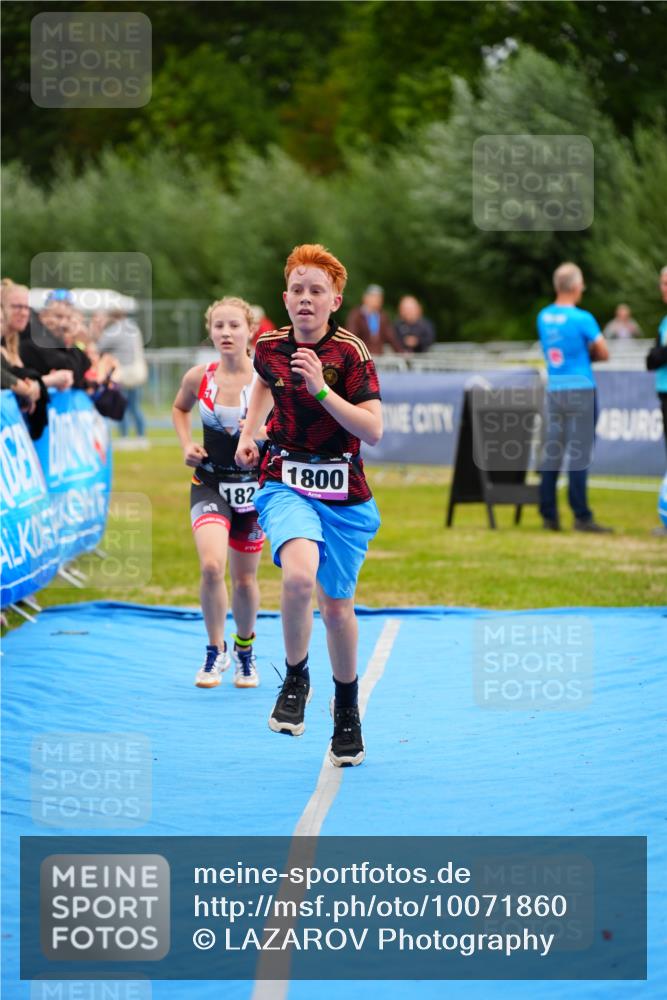 30.08.2026 - Elbe Triathlon Hamburg LAZAROV Photography http://msf.ph/oto/10071860 30.08.2026 13:07:05 Ziel 1800, 1821 meine-sportfotos.de