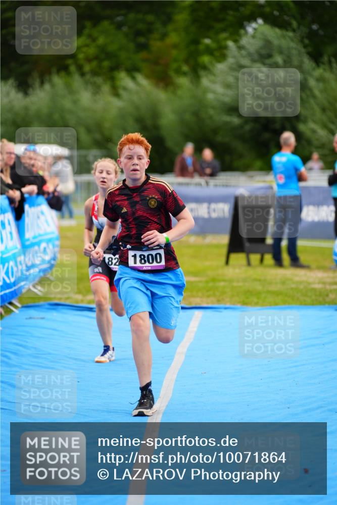 30.08.2026 - Elbe Triathlon Hamburg LAZAROV Photography http://msf.ph/oto/10071864 30.08.2026 13:07:05 Ziel 1800, 1821 meine-sportfotos.de