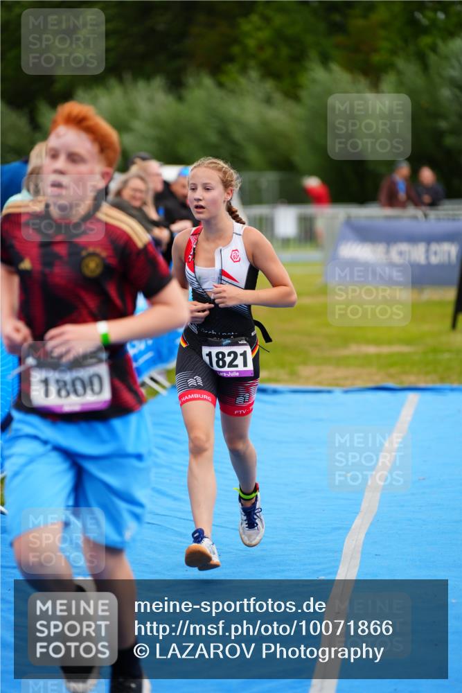 30.08.2026 - Elbe Triathlon Hamburg LAZAROV Photography http://msf.ph/oto/10071866 30.08.2026 13:07:06 Ziel 1800, 1821 meine-sportfotos.de