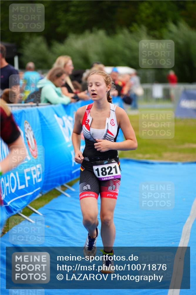 30.08.2026 - Elbe Triathlon Hamburg LAZAROV Photography http://msf.ph/oto/10071876 30.08.2026 13:07:07 Ziel 1800, 1821 meine-sportfotos.de