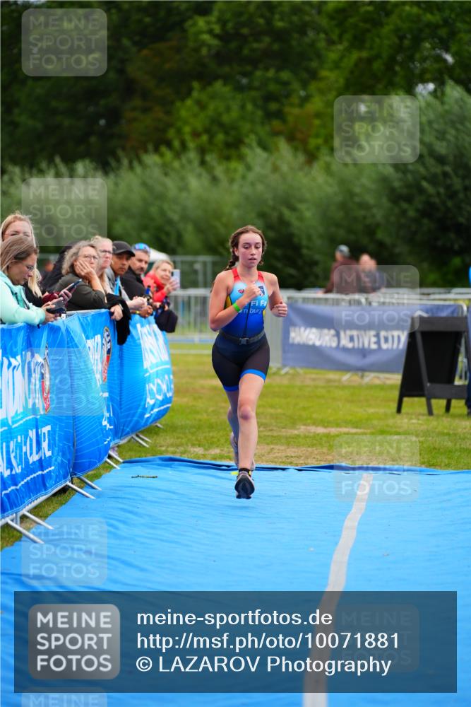 30.08.2026 - Elbe Triathlon Hamburg LAZAROV Photography http://msf.ph/oto/10071881 30.08.2026 13:07:21 Ziel 1815 meine-sportfotos.de