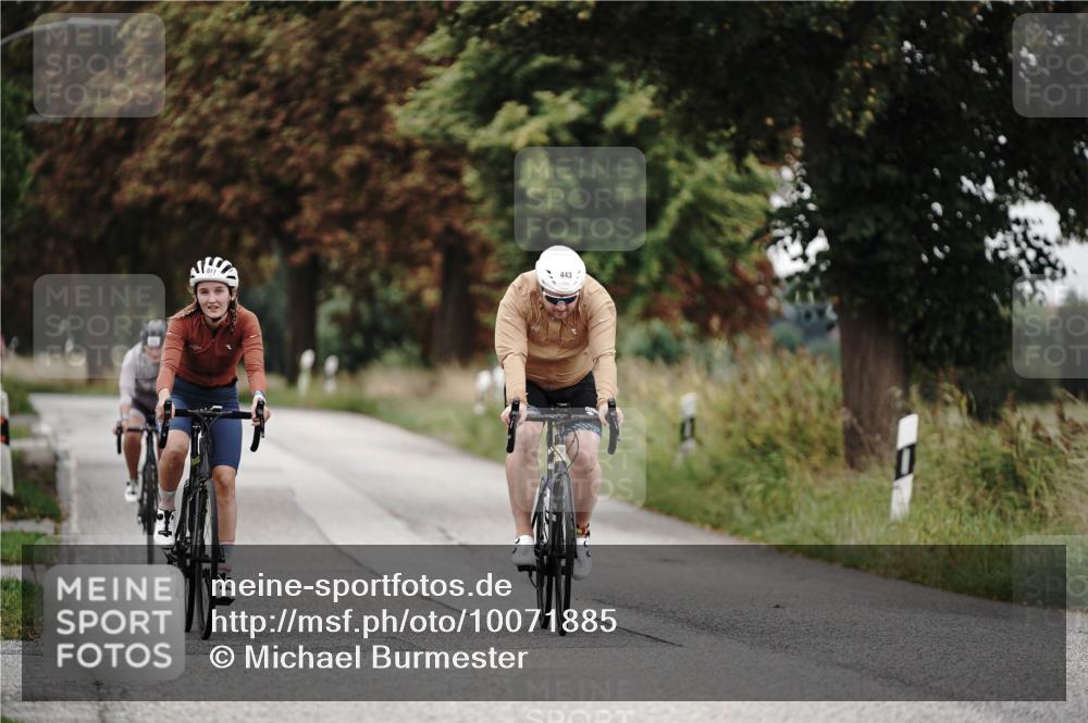 30.08.2026 - Elbe Triathlon Hamburg Michael Burmester http://msf.ph/oto/10071885 30.08.2026 10:09:18 Radfahren 443, 514, 860, 861 meine-sportfotos.de