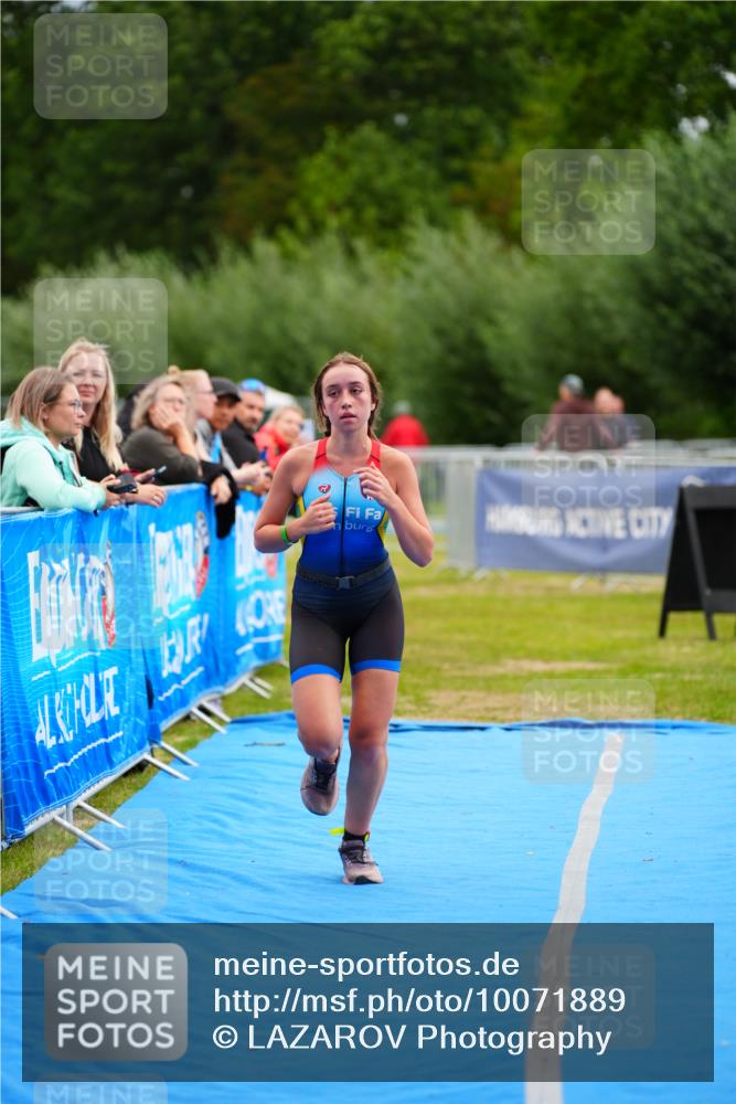 30.08.2026 - Elbe Triathlon Hamburg LAZAROV Photography http://msf.ph/oto/10071889 30.08.2026 13:07:22 Ziel 1815 meine-sportfotos.de