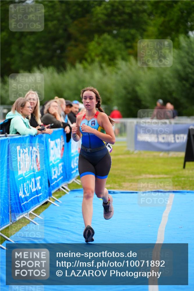 30.08.2026 - Elbe Triathlon Hamburg LAZAROV Photography http://msf.ph/oto/10071892 30.08.2026 13:07:23 Ziel 1815 meine-sportfotos.de