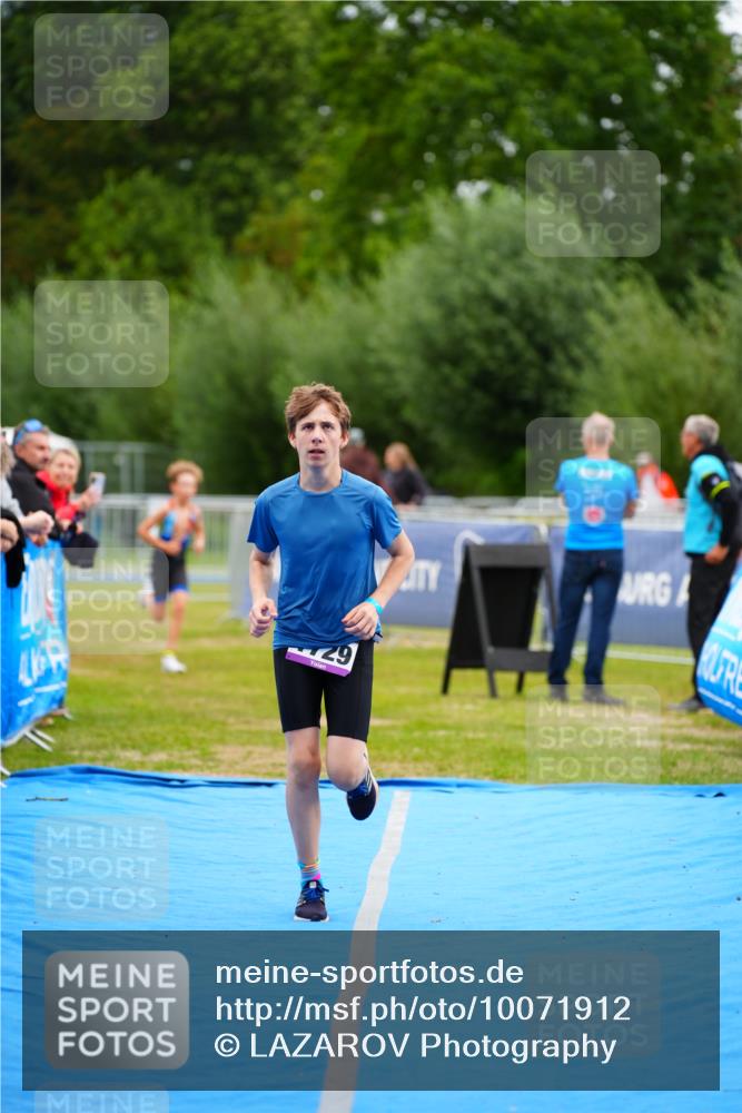 30.08.2026 - Elbe Triathlon Hamburg LAZAROV Photography http://msf.ph/oto/10071912 30.08.2026 13:07:38 Ziel 1729, 1778 meine-sportfotos.de