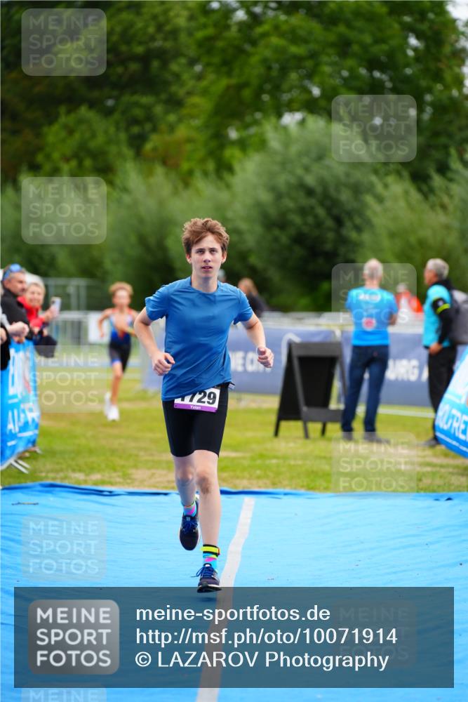 30.08.2026 - Elbe Triathlon Hamburg LAZAROV Photography http://msf.ph/oto/10071914 30.08.2026 13:07:39 Ziel 1729, 1778 meine-sportfotos.de
