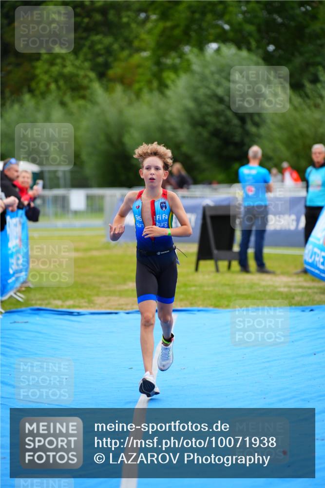30.08.2026 - Elbe Triathlon Hamburg LAZAROV Photography http://msf.ph/oto/10071938 30.08.2026 13:07:43 Ziel 1729, 1778 meine-sportfotos.de