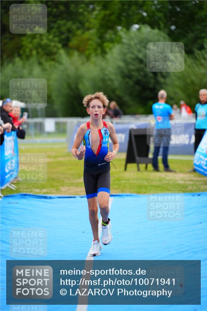 30.08.2026 - Elbe Triathlon Hamburg LAZAROV Photography http://msf.ph/oto/10071941 30.08.2026 13:07:43 Ziel 1729, 1778 meine-sportfotos.de