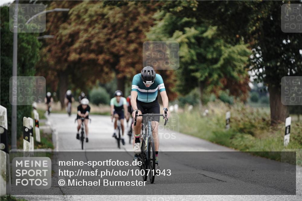 30.08.2026 - Elbe Triathlon Hamburg Michael Burmester http://msf.ph/oto/10071943 30.08.2026 10:09:51 Radfahren 529, 570, 690, 828, 858, 937 meine-sportfotos.de