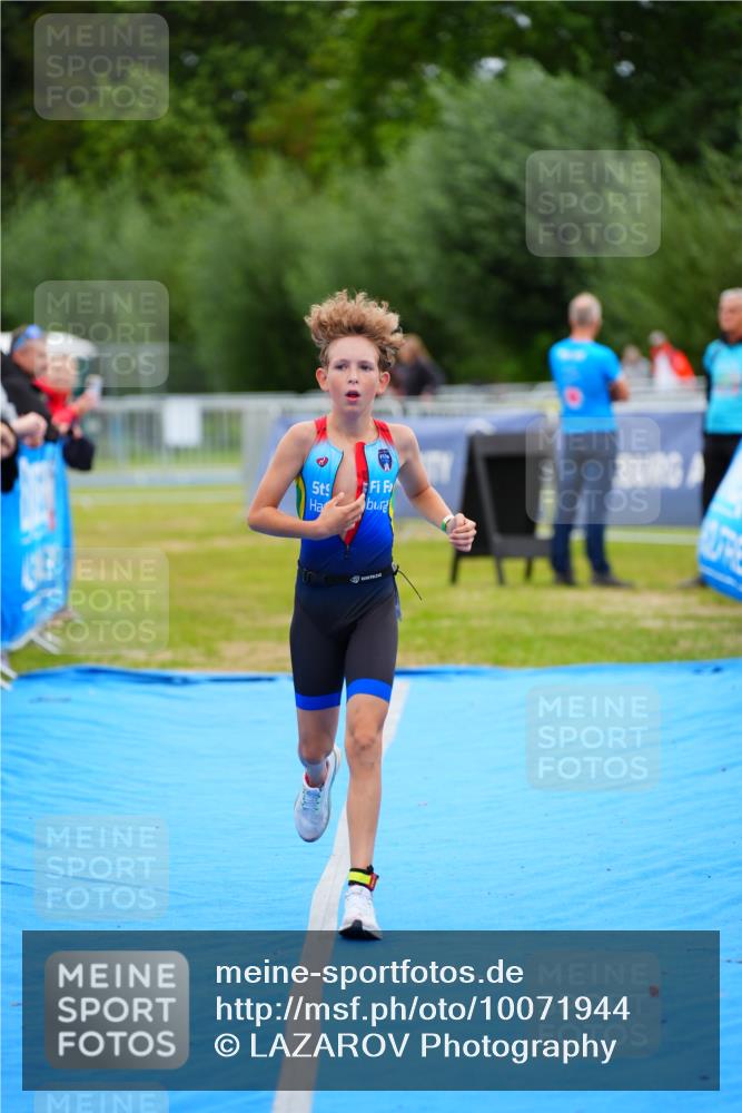 30.08.2026 - Elbe Triathlon Hamburg LAZAROV Photography http://msf.ph/oto/10071944 30.08.2026 13:07:44 Ziel 1778 meine-sportfotos.de