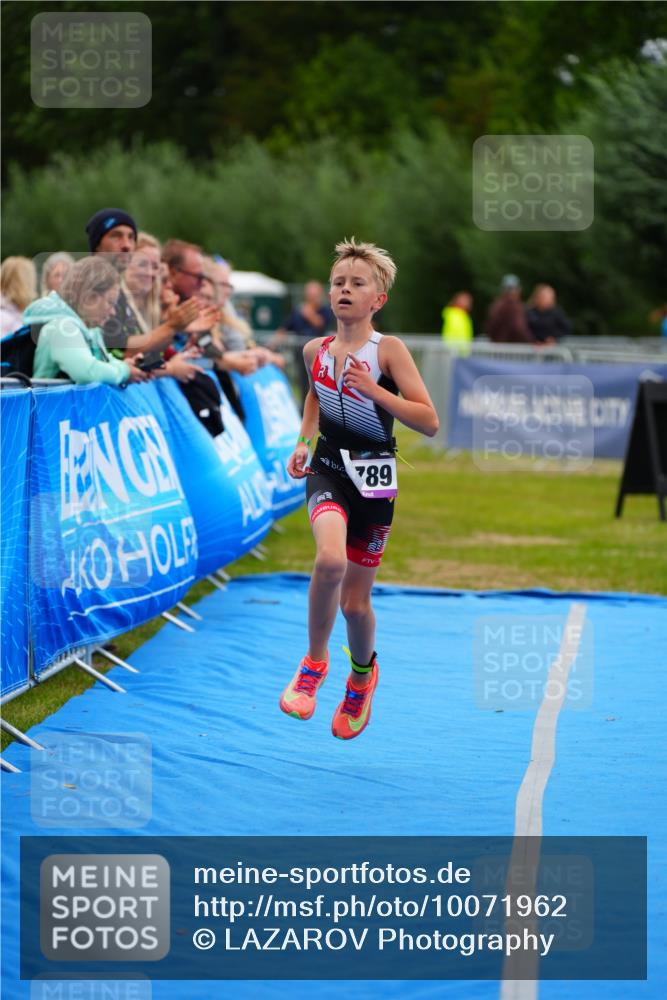 30.08.2026 - Elbe Triathlon Hamburg LAZAROV Photography http://msf.ph/oto/10071962 30.08.2026 13:09:03 Ziel 1789 meine-sportfotos.de